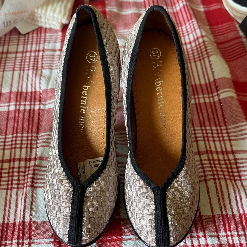 NWOT bernie mev. W Beige/blush & Black Woven Heels SZ 37 EU SZ 6 US - Picture 3 of 7